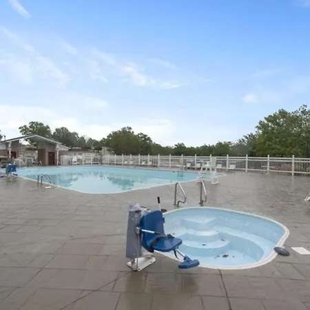Luxurious Condo At Holiday Hills Resort - Beautifully Updated And Affordable - Family Amenities - No Steps Branson Exterior photo