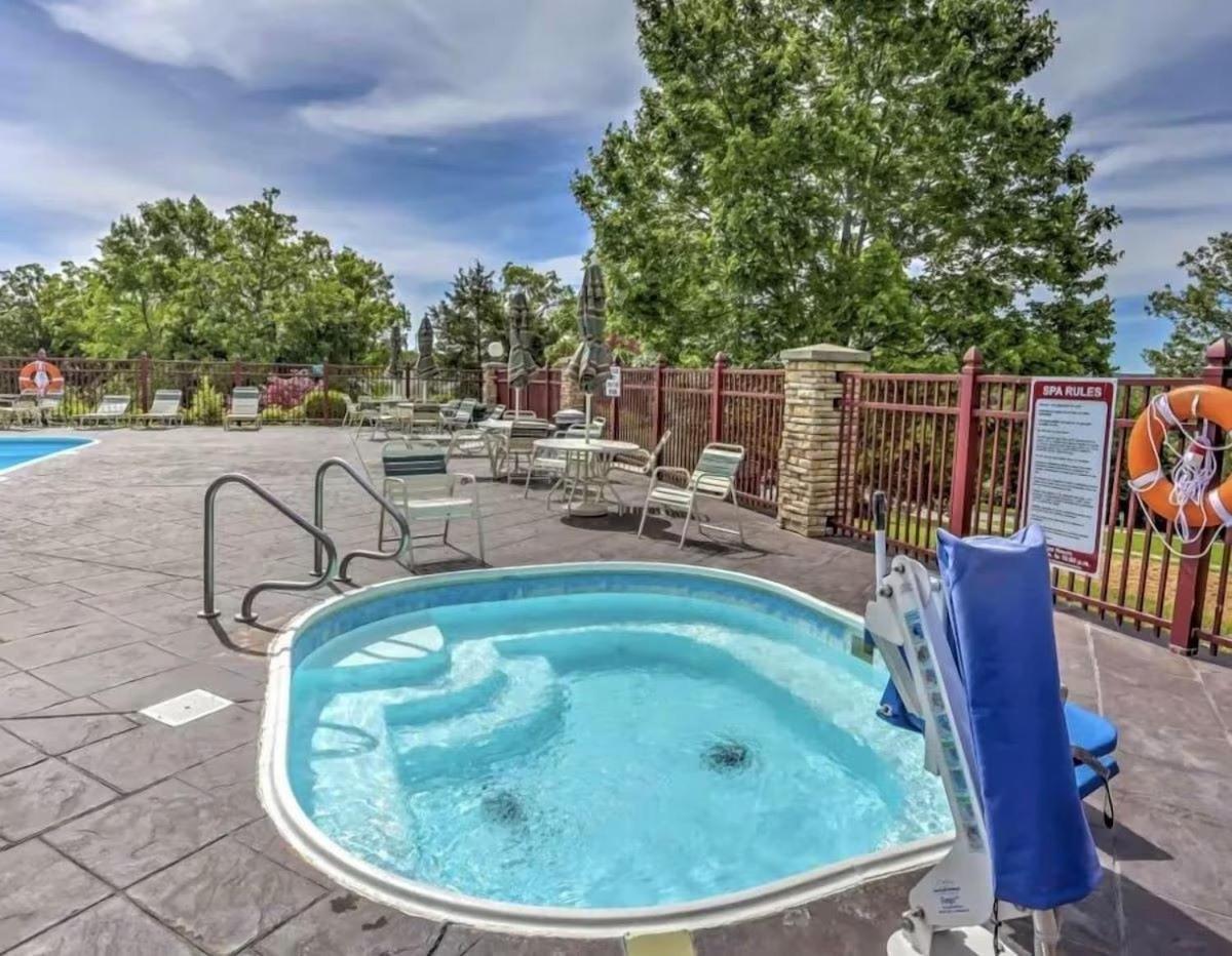 Appartement Luxurious At Hills - Beautifully Updated And Affordable - Family Amenities - No Steps Branson