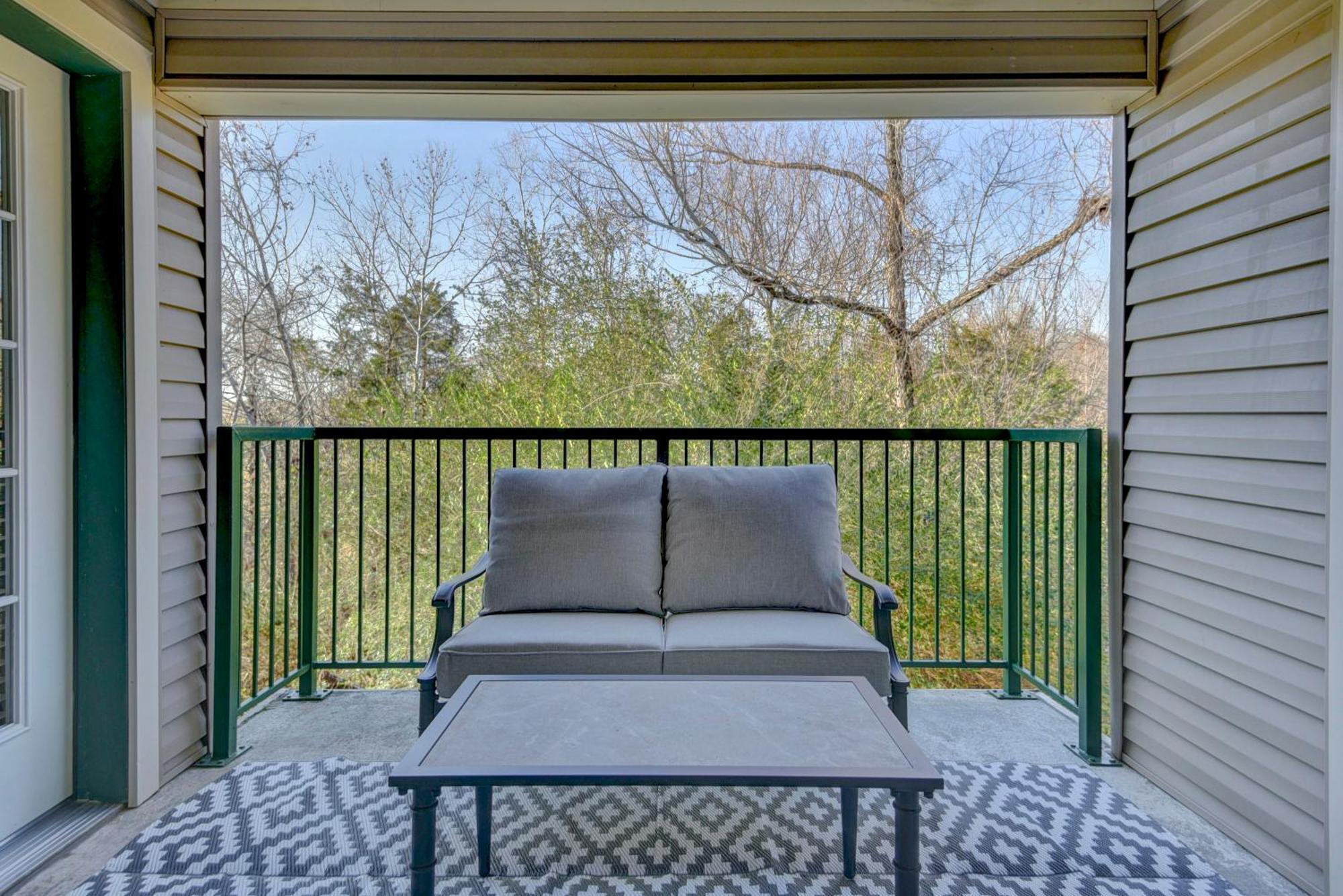 Luxurious At Hills - Beautifully Updated And Affordable - Family Amenities - No Steps Appartement