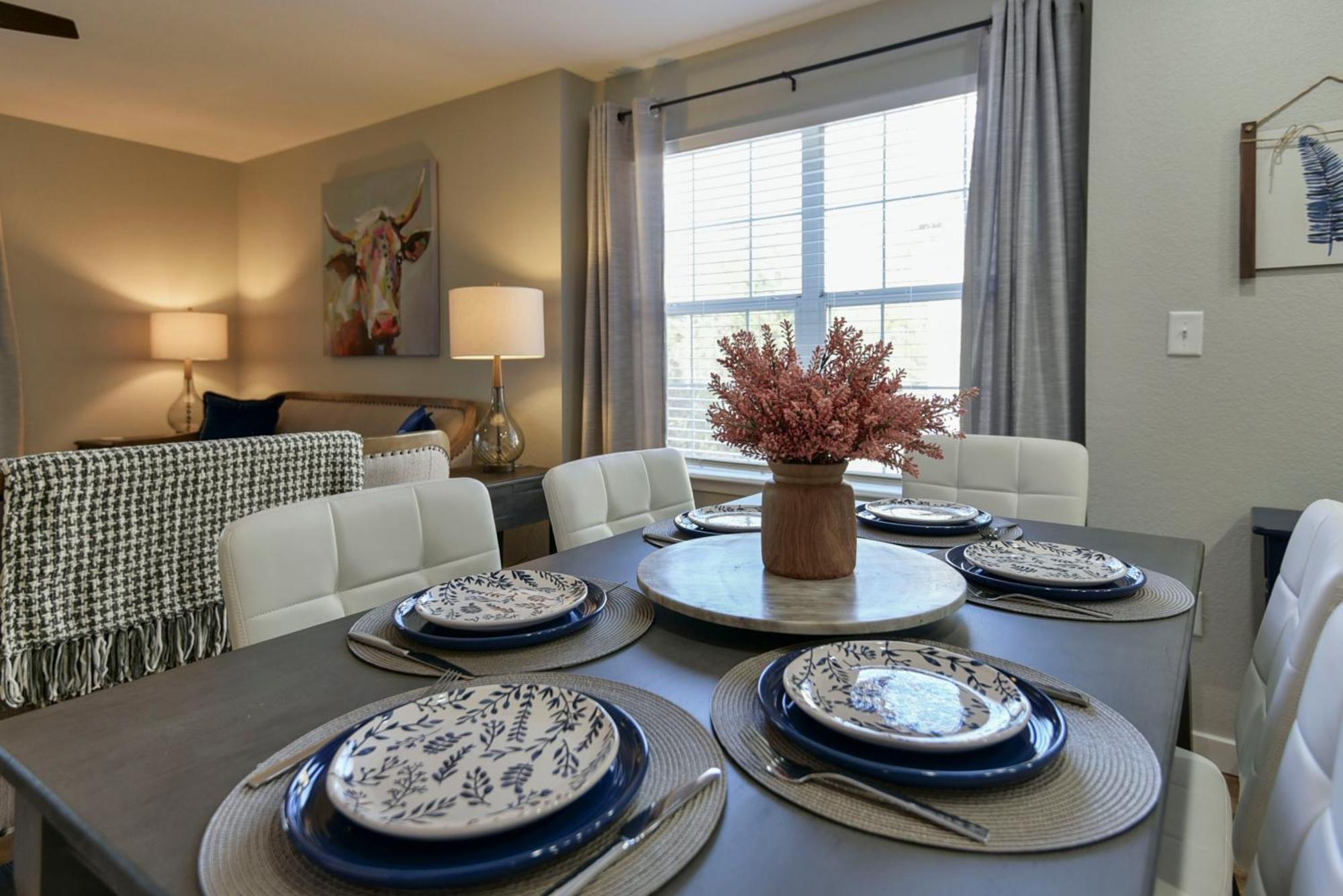 Luxurious At Hills - Beautifully Updated And Affordable - Family Amenities - No Steps Appartement *